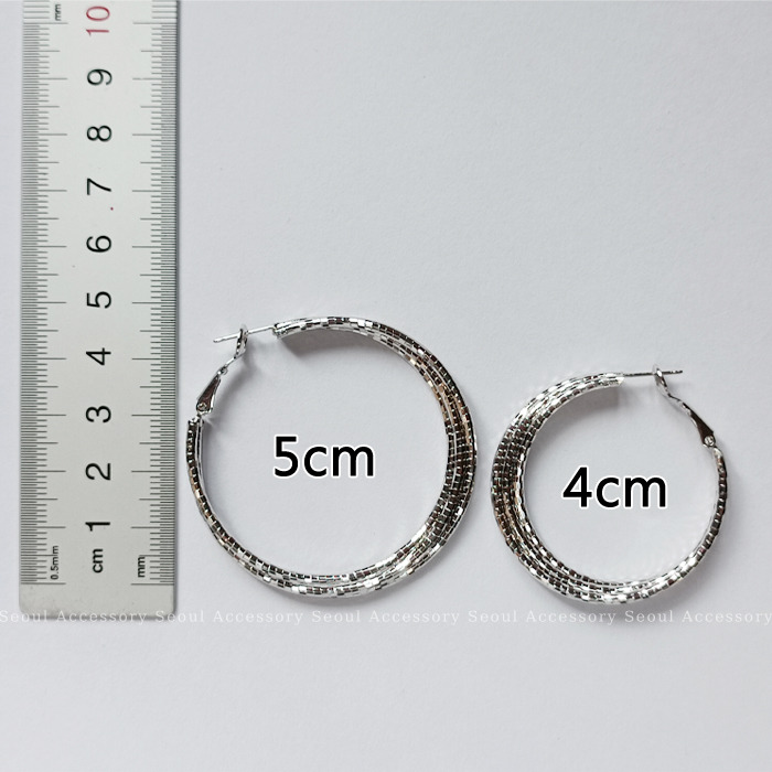 [現貨]首爾飾集 正韓國製 時尚流行款 耀眼刻紋 三環旋繞圓圈易扣針式耳環20-56-1 20-55-1-細節圖2