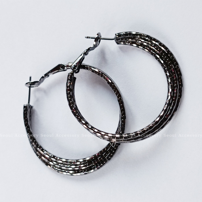 [現貨]首爾飾集 正韓國製 時尚流行款 耀眼刻紋 三環旋繞圓圈易扣針式耳環20-56-1 20-55-1-細節圖5