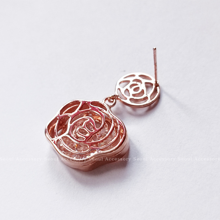 [現貨]首爾飾集 正韓國製 專櫃精品 奢華設計 鏤空雙薔薇鋯石搖晃針式耳環32-25-1-細節圖6