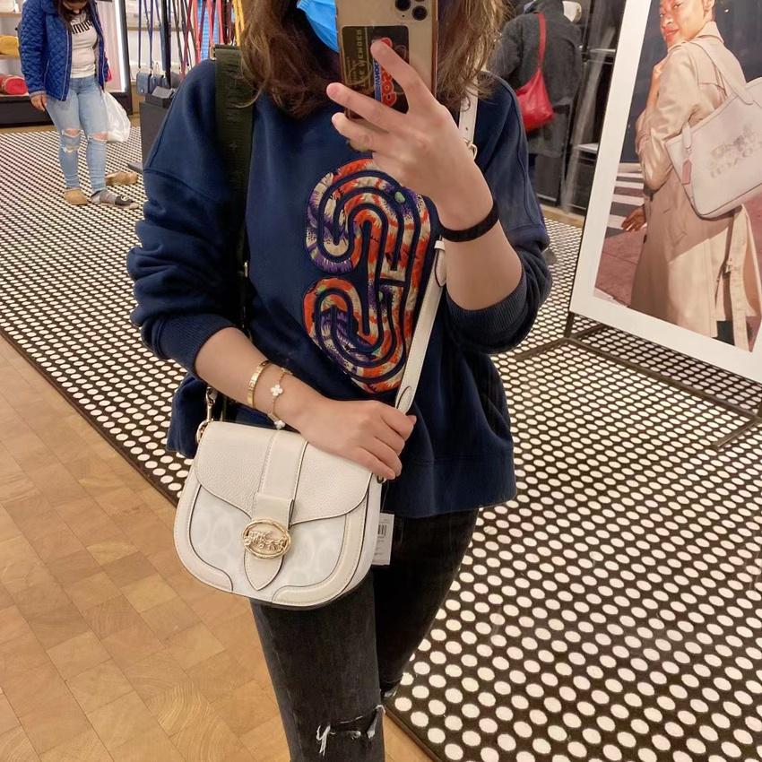 vivian美國代購✨正品 coach 女士馬鞍包 海報款 Georgie女生馬車郵差包 側背包 c2806 女生包包-細節圖8