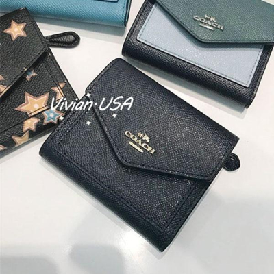 vivian美國代購✨正品 coach 女士復古拼色C印花三折短夾 錢夾 短款信封錢包 顆粒紋牛皮手拿包57792