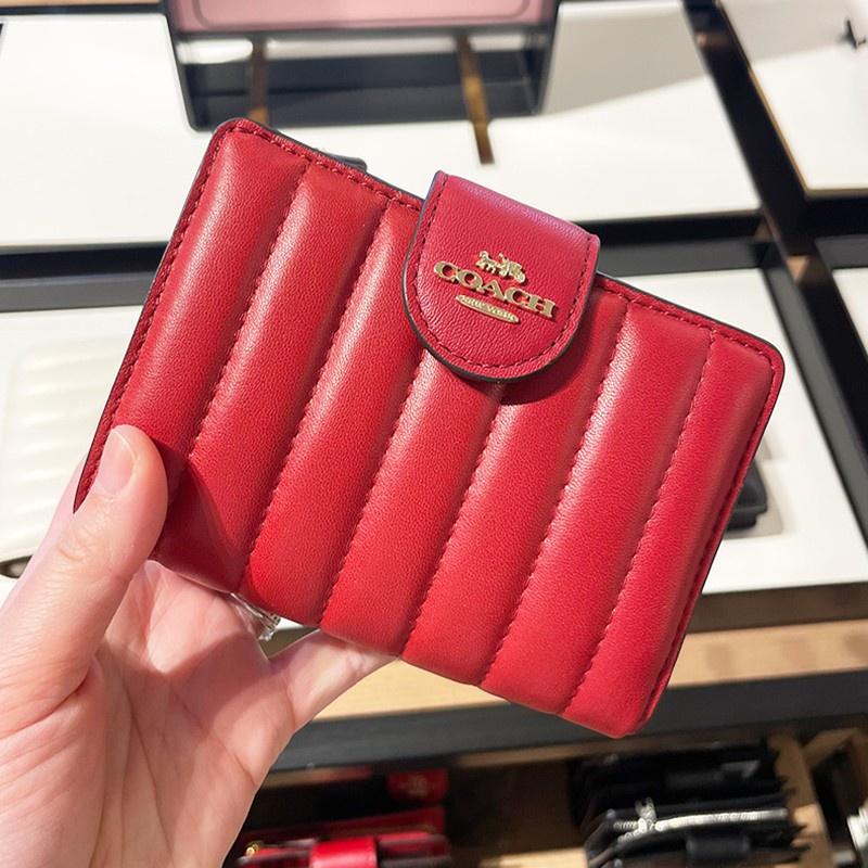 vivian美國代購✨正品 coach 女士新款女生中夾 按扣對折中夾 女生真皮皮夾 素色短夾 零錢夾 F25937-細節圖7