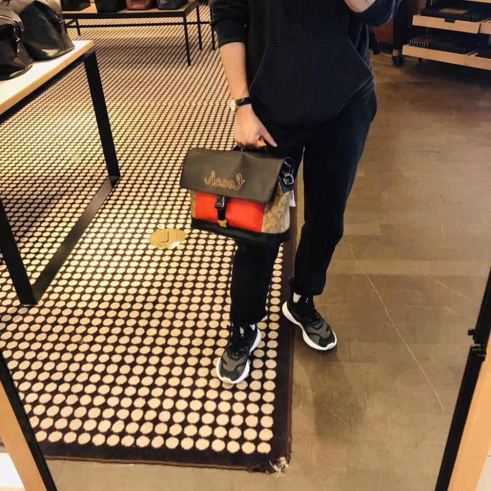 vivian美國代購✨正品 coach 男士休閒商務公文包 翻蓋郵差包 側背包  F24673 附購證禮品袋 男包-細節圖4