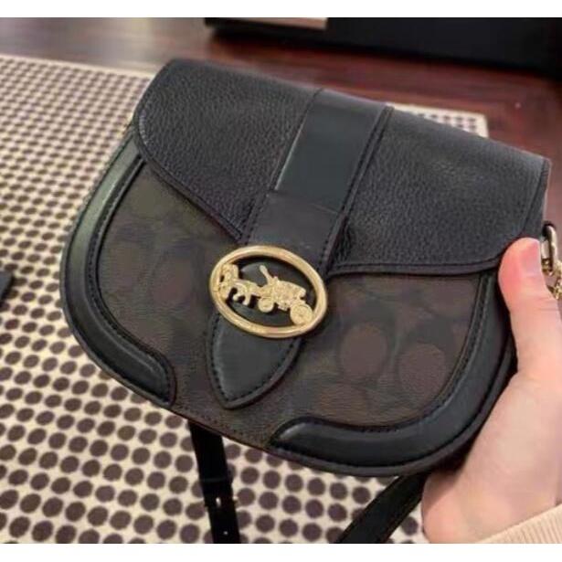 vivian美國代購✨正品 coach 女生包包 Beat Saddle馬鞍包 純色翻蓋單肩斜背包 郵差包 女士側背包-細節圖4