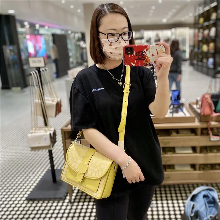 vivian美國代購✨正品 coach 女士郵差包 女包 LONNIE側背包 大方包 C8307 女生包包 單肩包-細節圖3