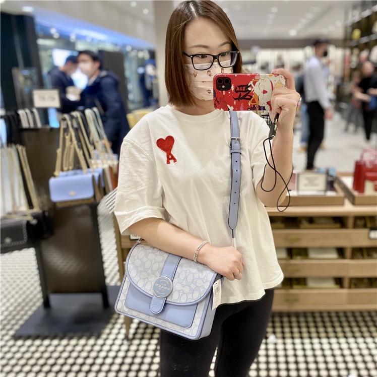 vivian美國代購✨正品 coach 女士郵差包 女包 LONNIE側背包 大方包 C8307 女生包包 單肩包-細節圖5