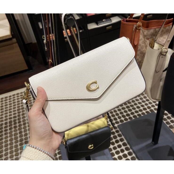 vivian美國代購✨正品 coach 女士老花單肩包 wyn信封包 女生包包 側背包 斜挎包 C8439-細節圖3