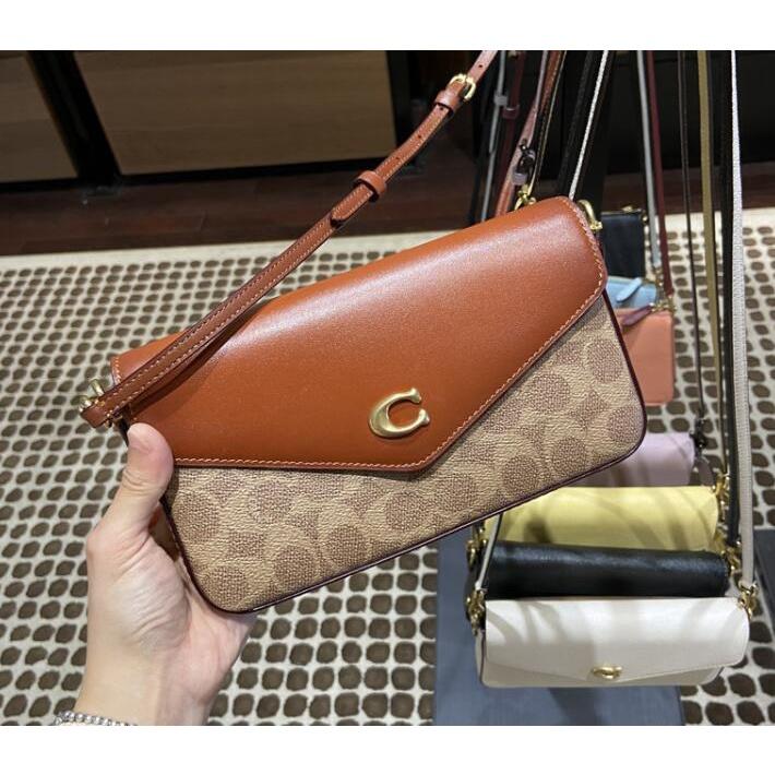 vivian美國代購✨正品 coach 女士老花單肩包 wyn信封包 女生包包 側背包 斜挎包 C8439-細節圖4