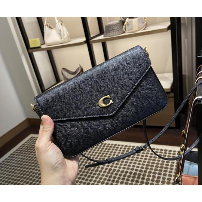 vivian美國代購✨正品 coach 女士老花單肩包 wyn信封包 女生包包 側背包 斜挎包 C8439-細節圖5