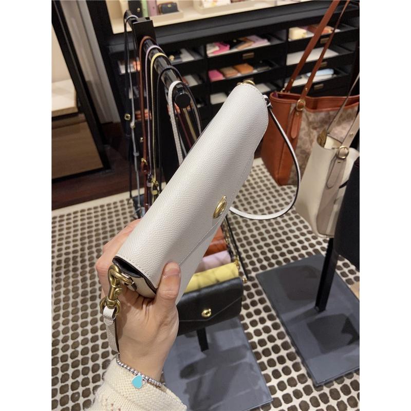 vivian美國代購✨正品 coach 女士老花單肩包 wyn信封包 女生包包 側背包 斜挎包 C8439-細節圖6