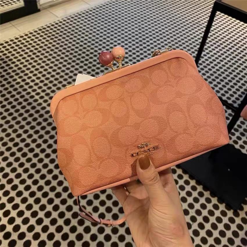 vivian美國代購✨正品 coach 女士吻鎖包 純色/印花單肩斜背包 時尚女包 1451/1452 女生包包-細節圖7