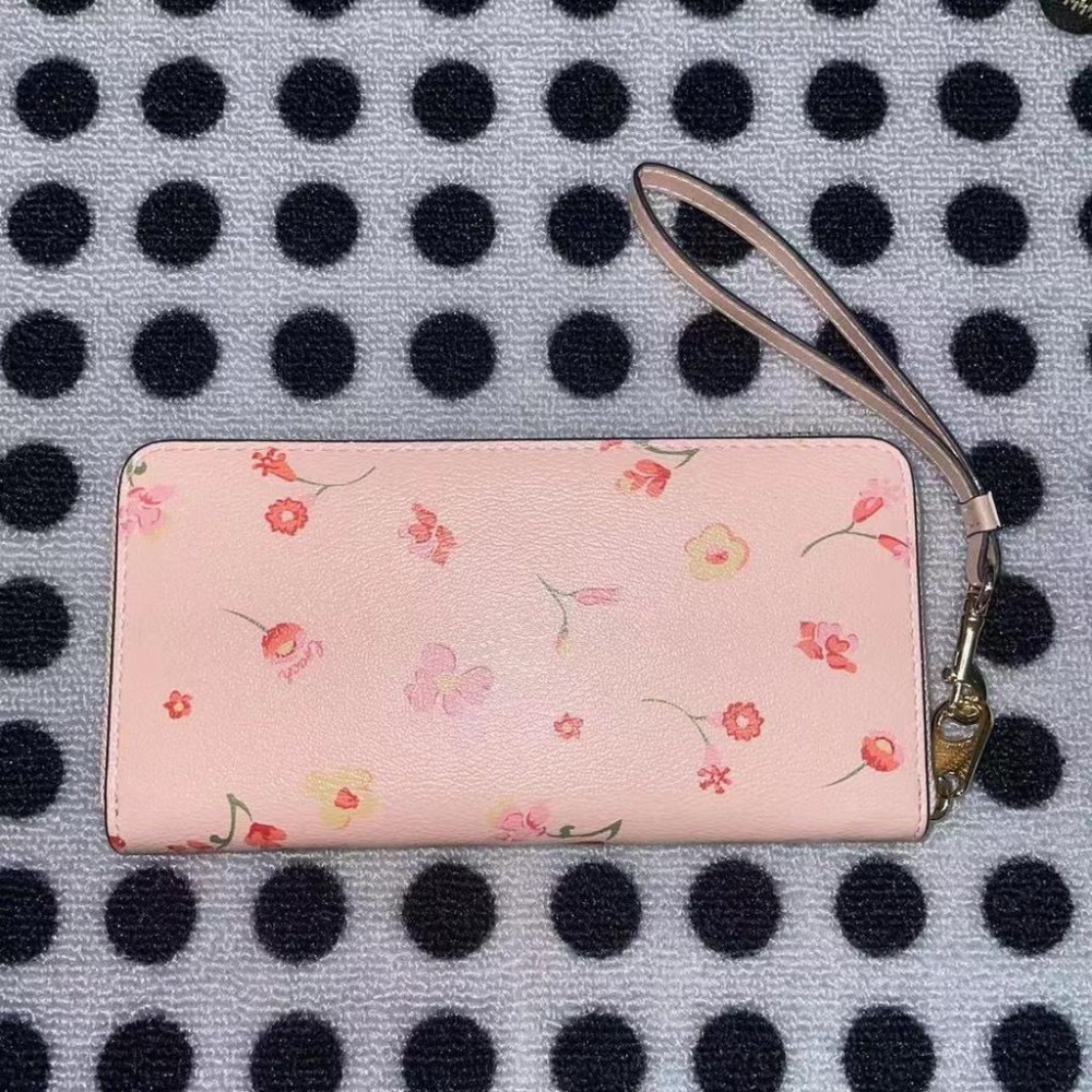 vivian美國代購✨正品 coach 女士新款拉鏈長款手腕包 女生長夾 手拿包 錢包 手機包 8695-細節圖7