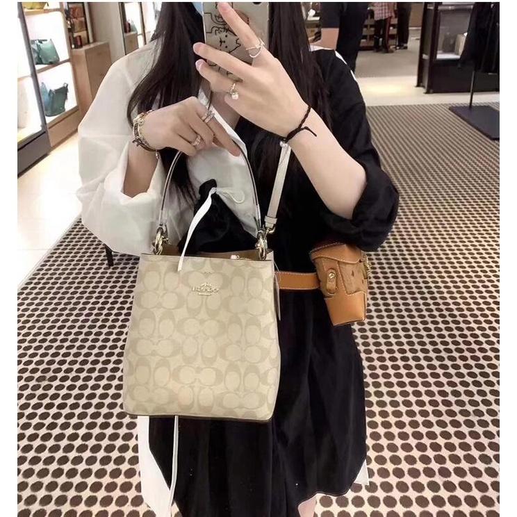 vivian美國代購✨正品 coach 女生包包 水桶包 流浪包 斜挎包 鏈條單肩包 F76669 附購證禮品袋-細節圖7