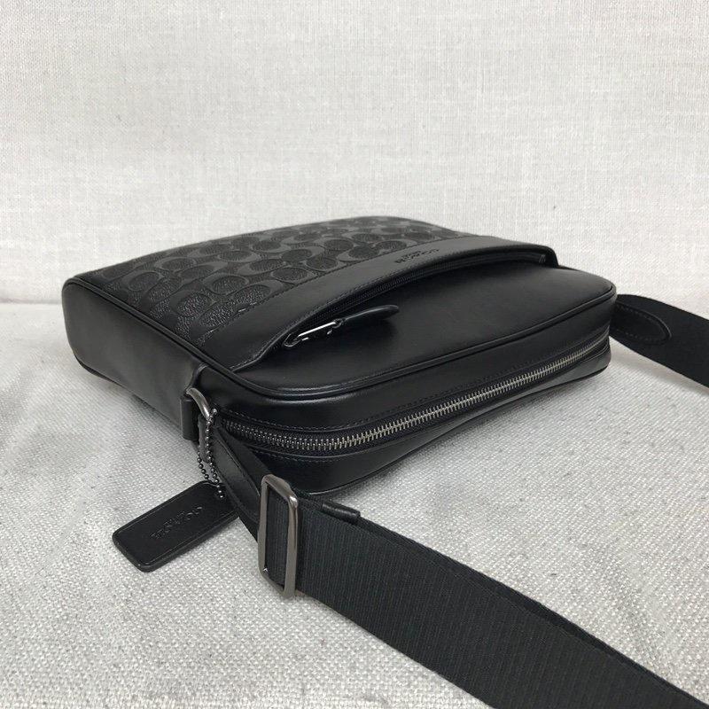 vivian美國代購✨正品 coach 新款男士PVC拼皮側背包 F28456 男包 單肩包 斜挎男包 公事包-細節圖5