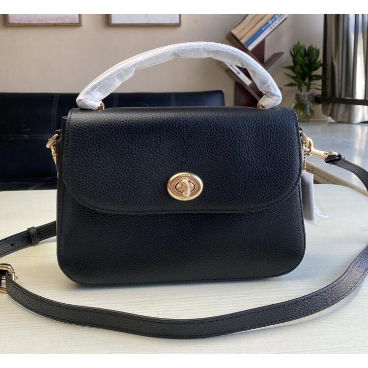 vivian美國代購✨正品 coach 女士旋轉郵差包 手提包 Marlie 荔枝紋斜挎包 女包 C1560 女生包包-細節圖3
