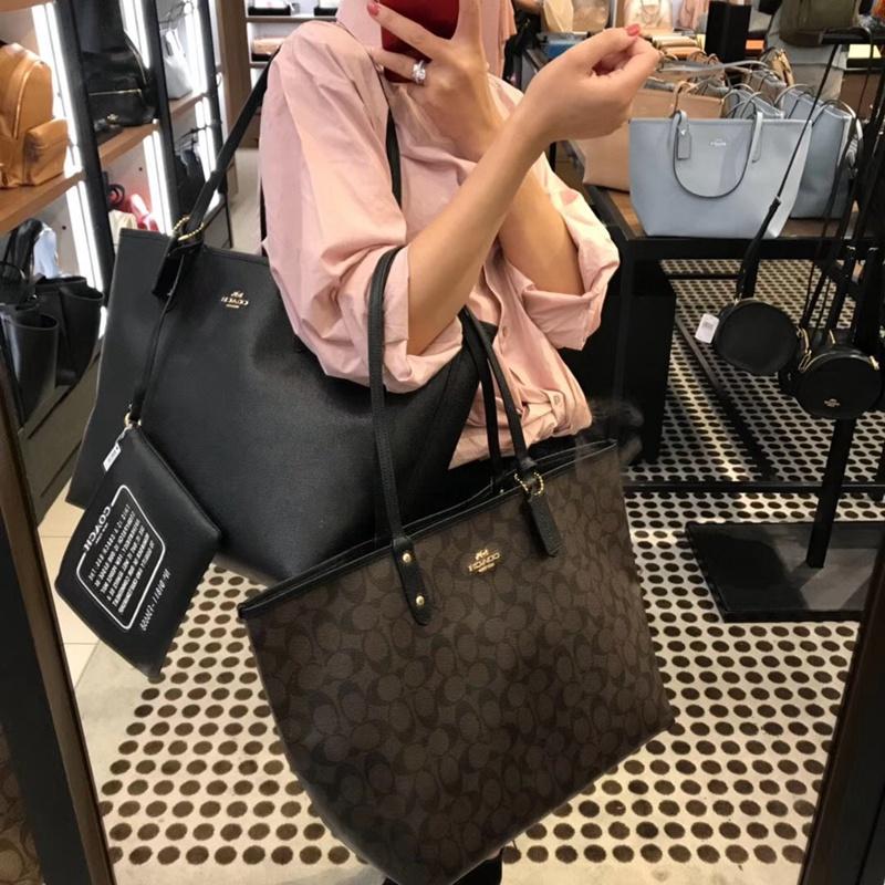 vivian美國代購✨正品 coach 馬車logo雙面用pvc皮革托特包 手提包 肩背包 女生包包 斜挎包 購物袋-細節圖3