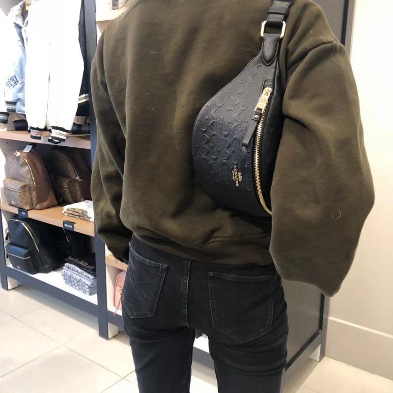 vivian美國代購✨正品 coach 腰包 胸包 經典百搭單肩包 男女通用斜挎包 側背包 48740/48741-細節圖5