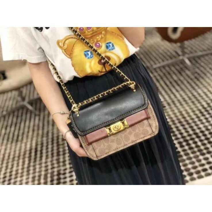 vivian美國代購✨正品 coach 女生斜挎包 側背包 信封包 翻蓋小方包 F72703 附購證禮品袋-細節圖4