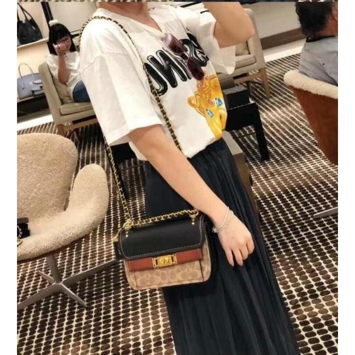 vivian美國代購✨正品 coach 女生斜挎包 側背包 信封包 翻蓋小方包 F72703 附購證禮品袋-細節圖7