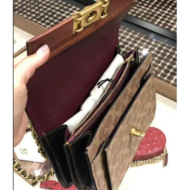 vivian美國代購✨正品 coach 女生斜挎包 側背包 信封包 翻蓋小方包 F72703 附購證禮品袋-細節圖9