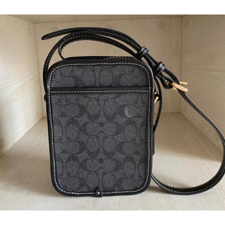 vivian美國代購✨正品 coach  斜背包 Camera 男士復古經典老花斜挎包 手機包 相機包 CA182-細節圖3
