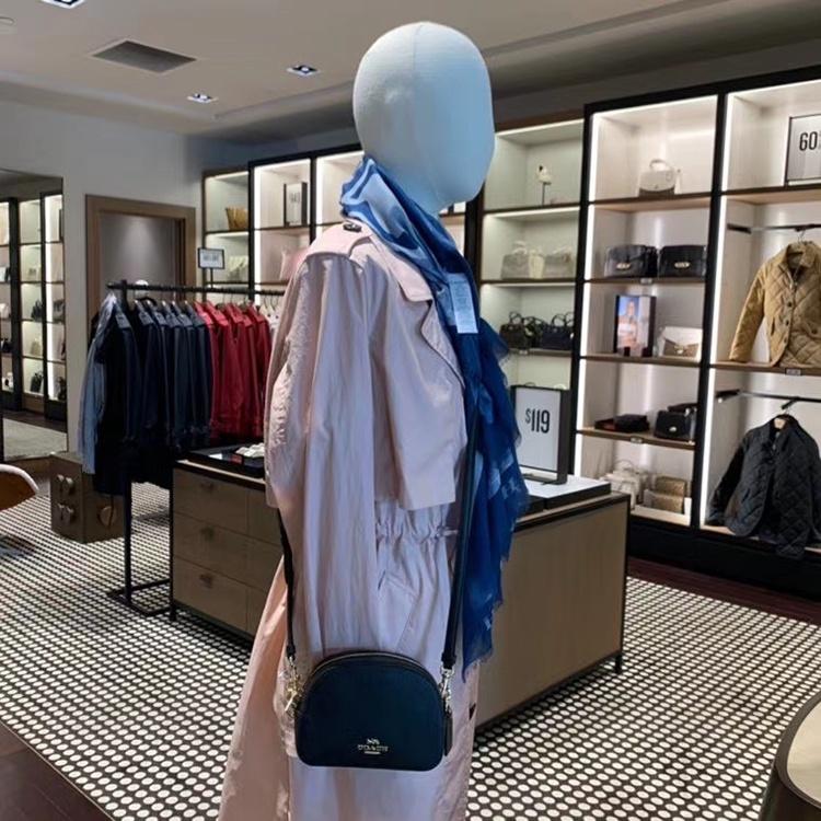 vivian美國代購✨正品 coach 女士側背包 小圓包 小貝殼包 單肩斜挎包 F76674 附購證禮品袋 女生包包-細節圖8