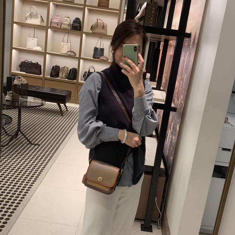 vivian美國代購✨正品 coach 女士馬鞍包 小豬包 Saddle 側背包 附購證禮品袋 女生包包-細節圖7