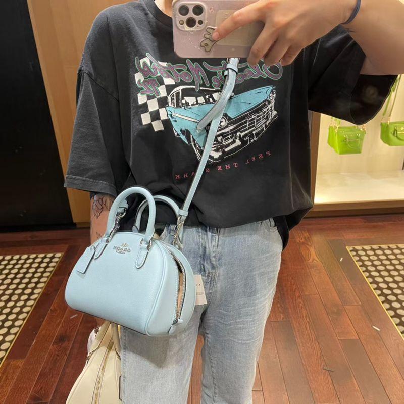 vivian美國代購✨正品 coach 女士新款饅頭包 手提小包 女生側背包 半月包 CA202 女生包包-細節圖3