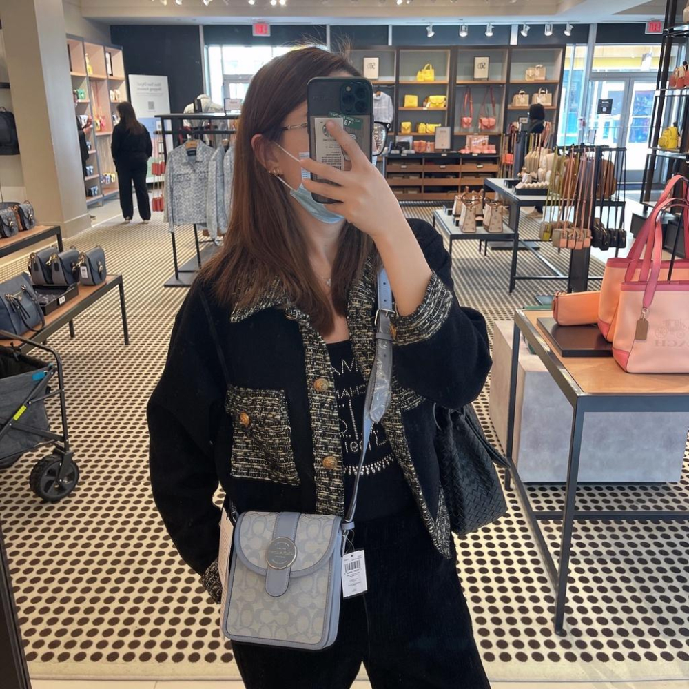 vivian美國代購✨正品 coach 女包 經典標誌LONNIE 手機包 斜挎包 側背包 C8321 單肩包 女生包包-細節圖5