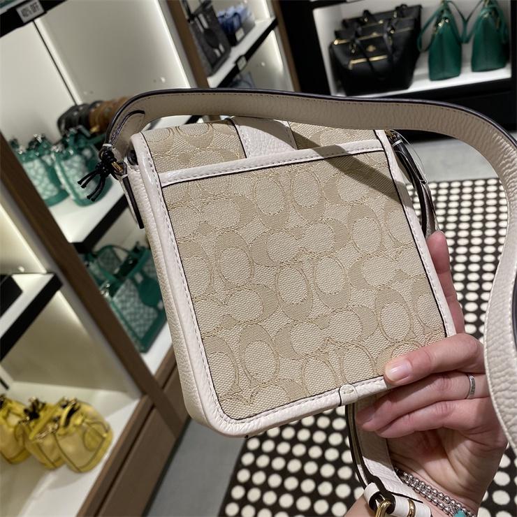 vivian美國代購✨正品 coach 女包 經典標誌LONNIE 手機包 斜挎包 側背包 C8321 單肩包 女生包包-細節圖7