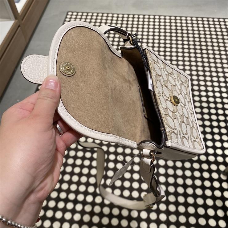 vivian美國代購✨正品 coach 女包 經典標誌LONNIE 手機包 斜挎包 側背包 C8321 單肩包 女生包包-細節圖8