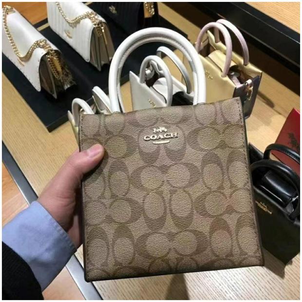 vivian美國代購✨正品 coach  新款 CALLY 女生磁釦手提包 側背包 mini斜挎包 C5693 女生包包-細節圖6