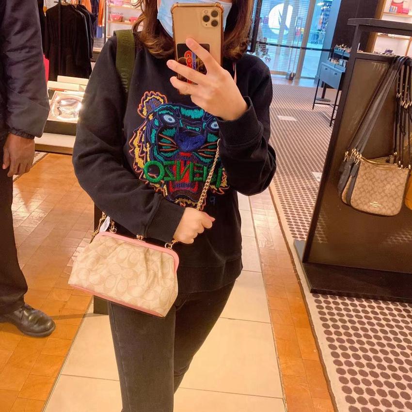vivian美國代購✨正品 coach 女士吻鎖扣女生包包 kisslock 側背包 單肩包 c2875 女生斜背包-細節圖3