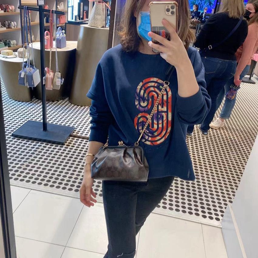 vivian美國代購✨正品 coach 女士吻鎖扣女生包包 kisslock 側背包 單肩包 c2875 女生斜背包-細節圖5