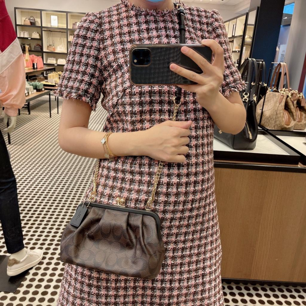 vivian美國代購✨正品 coach 女士吻鎖扣女生包包 kisslock 側背包 單肩包 c2875 女生斜背包-細節圖8