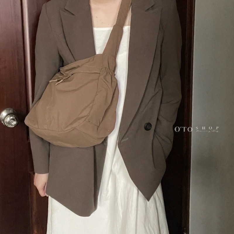 ▹免費送禮包裝◃o’to shop 學生大容量側背包 男女款 情侶包 學生包包 斜背包 尼龍包-細節圖5