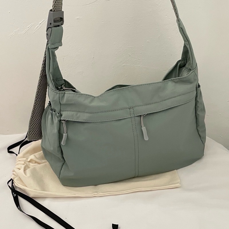 ▹免費送禮包裝◃o’to shop 學生大容量側背包 男女款 情侶包 學生包包 斜背包 尼龍包-規格圖8