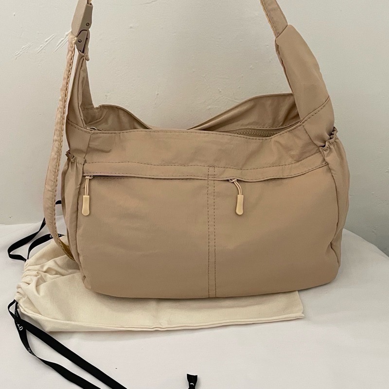 ▹免費送禮包裝◃o’to shop 學生大容量側背包 男女款 情侶包 學生包包 斜背包 尼龍包-規格圖8