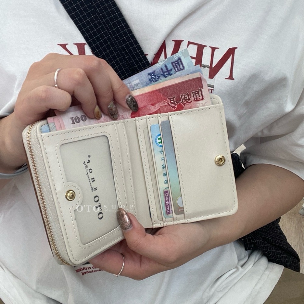 ▹免費送禮包裝◃ o’to shop 滾邊奶霜短夾 短夾 韓系錢包  韓版錢包 學生錢包 錢包女 皮夾女 錢包-細節圖4