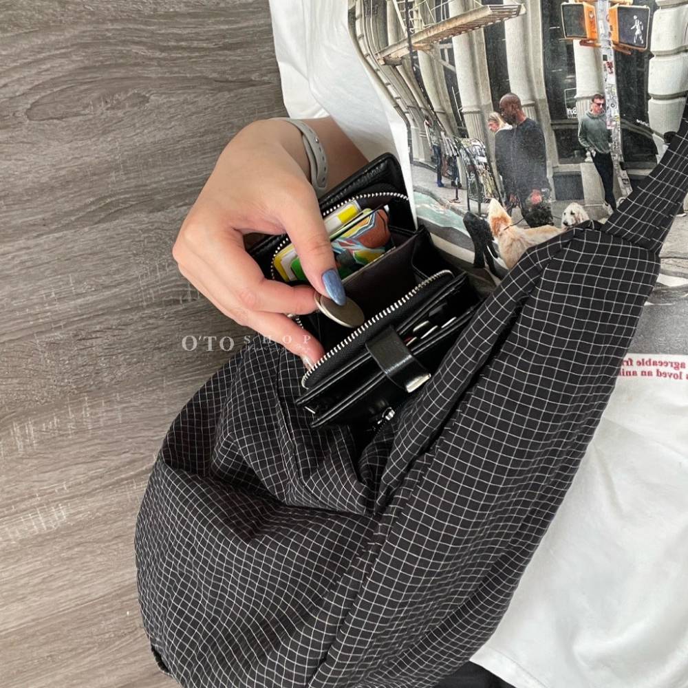 免費送禮包裝◃o’to shop 黑醋栗磁吸短夾 短夾 女皮夾 韓系錢包 韓版錢包 小錢包 拉鍊短夾-細節圖4