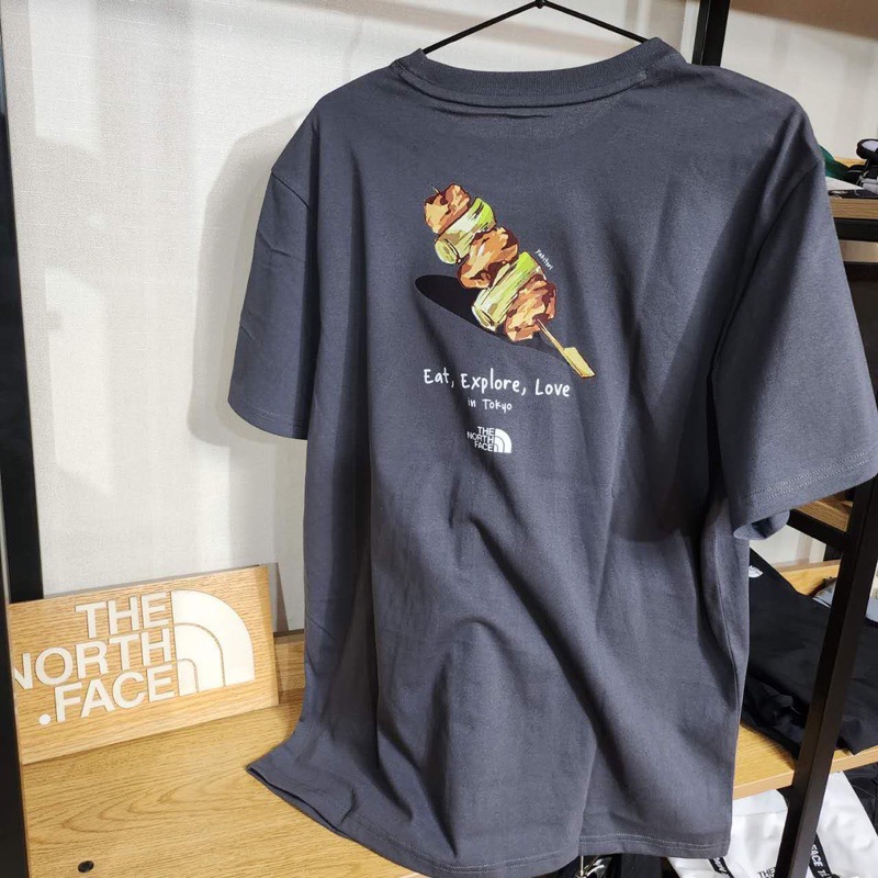 現貨～The North Face TNF 2023 城市 美食 食物 北臉 北面 短袖T恤-細節圖7