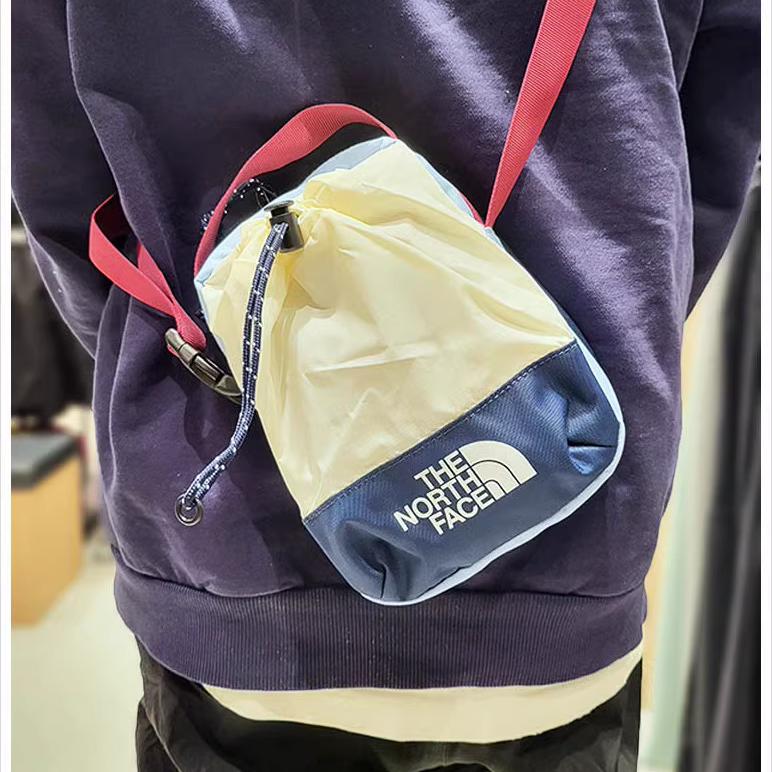 現貨+預購 THE NORTH FACE BREEZE CROSS BAG 北面北臉 束口 戶外 斜背包-細節圖4