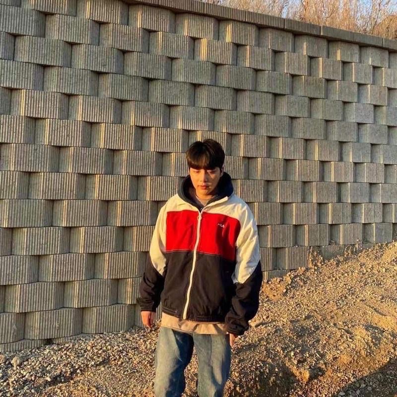 現貨 韓國 FILA 復古 運動風 拼色 拼接 春夏款 風衣 外套-細節圖2