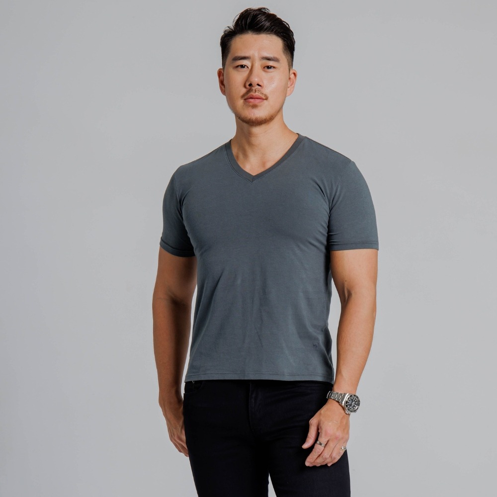 ◖現貨快速出貨◗ TAICHI素T專賣 | V領庫瑪 | 鈦金棉V領顯瘦 修飾臉型健身肌肉 素色男生 短袖T恤-規格圖10