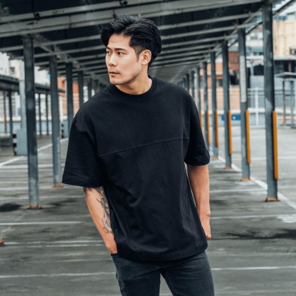 ◖現貨快速出貨◗ TAICHI素T專賣｜庫克｜重磅 寬大版型 立體剪裁 男生短袖 T恤 素T 落肩oversized-細節圖5