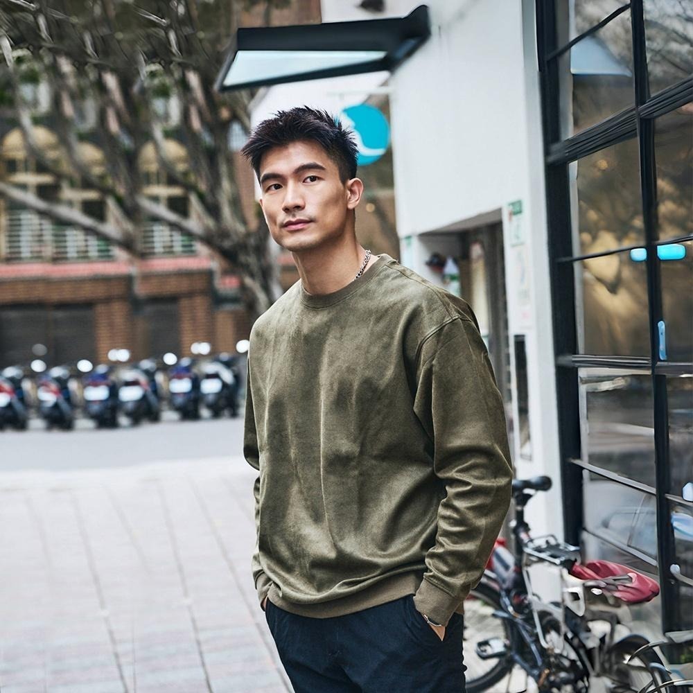 ◖現貨快速出貨◗ TAICHI素T專賣 | 麂皮大學T | 輕奢 重磅 寬鬆 休閒 麂皮絨 厚磅素色 長袖 素T-細節圖8