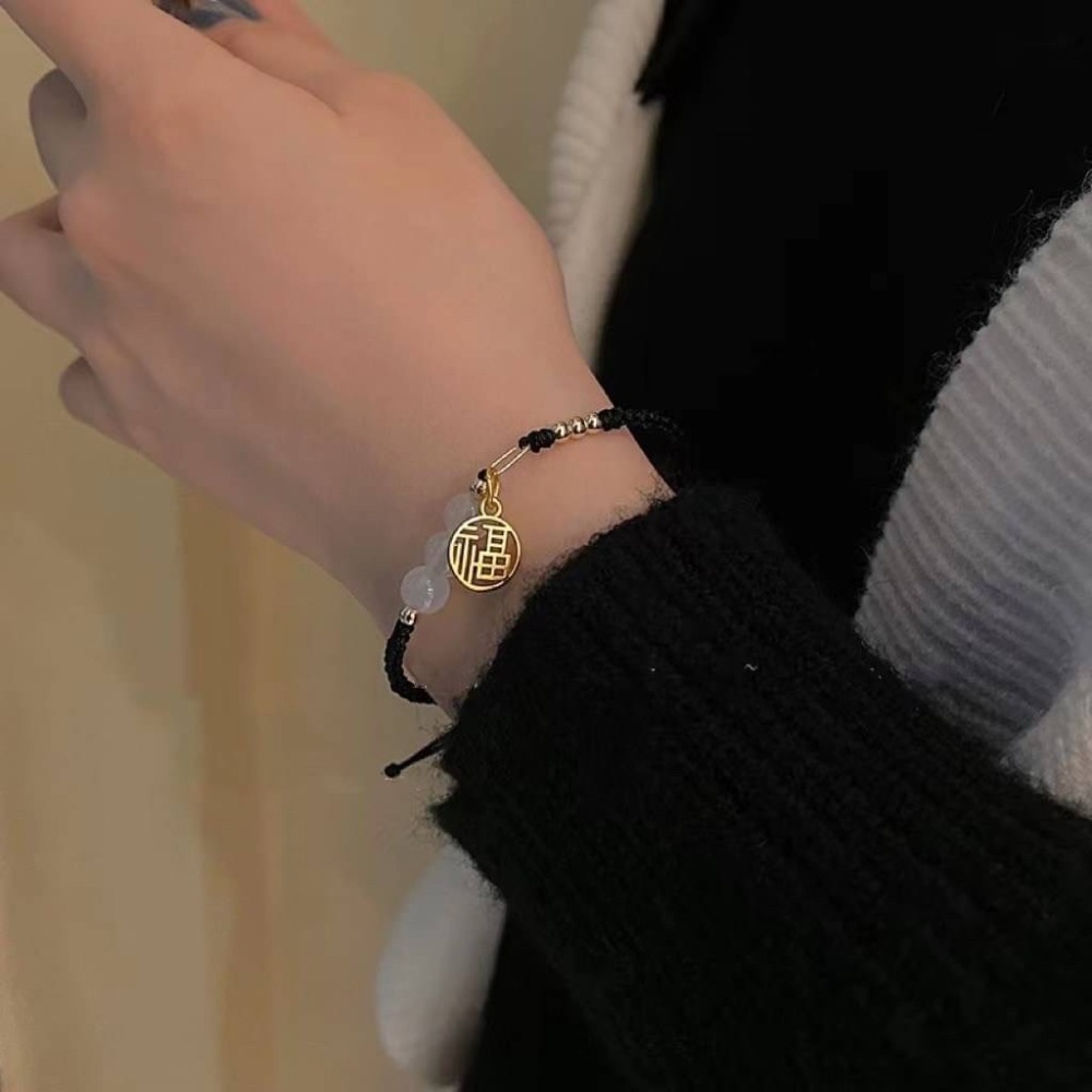 【RuRu】小眾設計 招財福牌手鍊  合金材質 鏈長可調整 紅金 黑金色-細節圖3