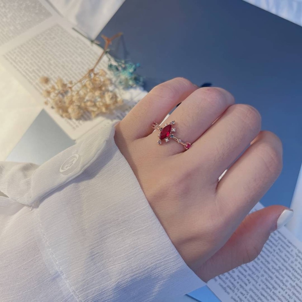 【RuRu】小眾設計 奢華水晶鑽石戒指 銅材質 開口可調節 方形 菱形 藍色 紅色-細節圖6