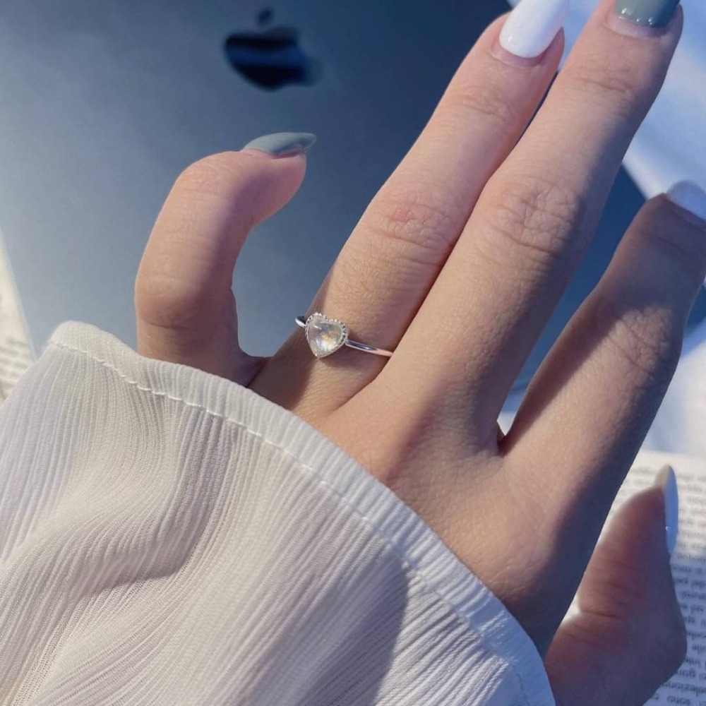 【RuRu】小眾設計 《925銀》愛心月光石炫彩戒指 開口可調節 愛心形狀 月光石-細節圖2