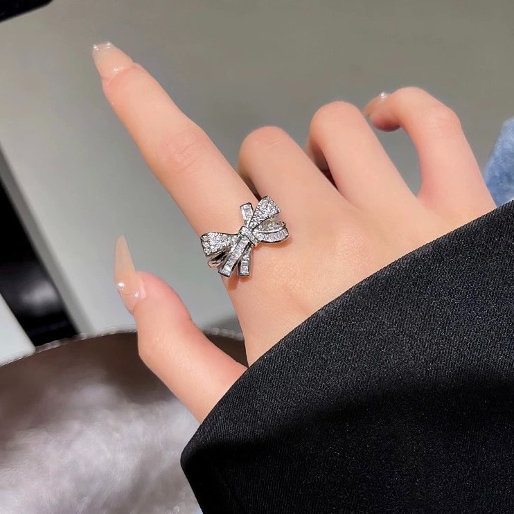 【RuRu】小眾設計款 滿鑽蝴蝶結戒指 銅 鋯石材質 開口可調節 銀色-細節圖2